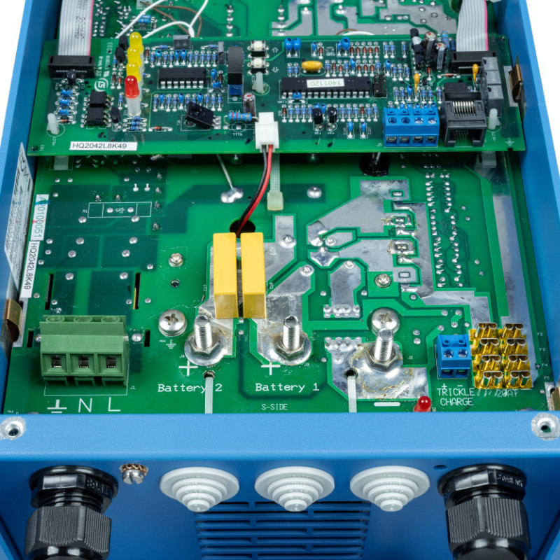 Obrazek produktu Phoenix Charger 12/50(2+1) 120/240V (SKU: 782) - importowany z CSV (SunTrack) blank